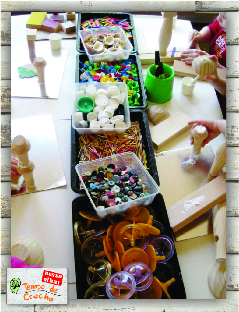 brincadeira-com-materiais-separados-e-classificados
