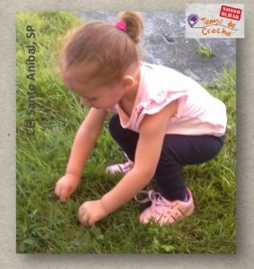 criança na natureza