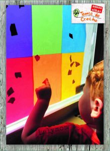 Relatório menino na vitrine